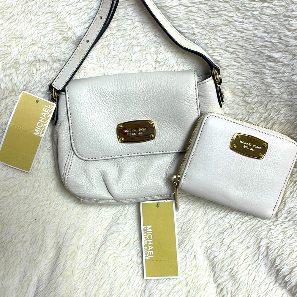 Michael Kors Jet Set Item Crossbody Bag and Wallet Set